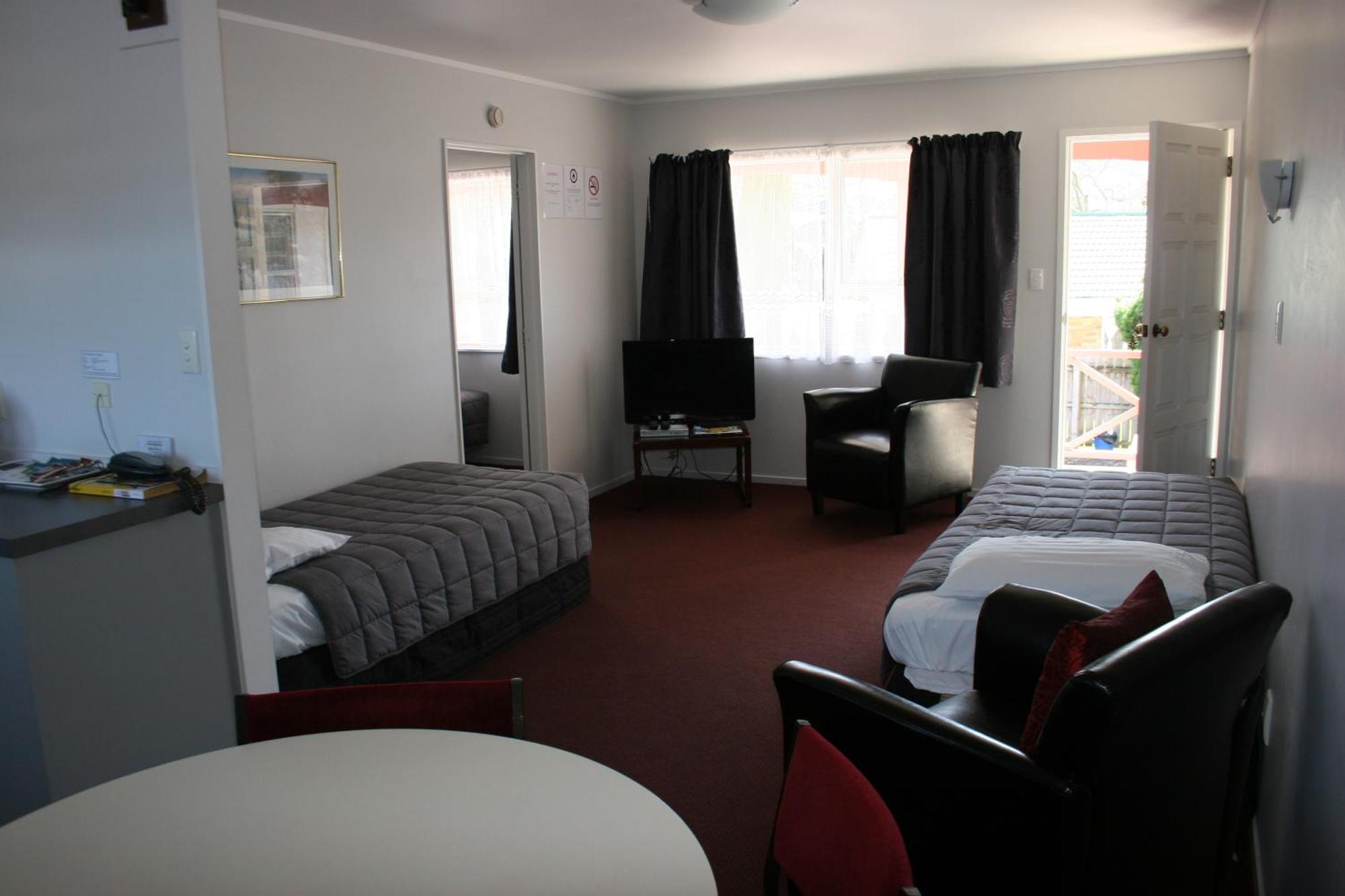 Burgundy Rose Motel Whangarei Esterno foto